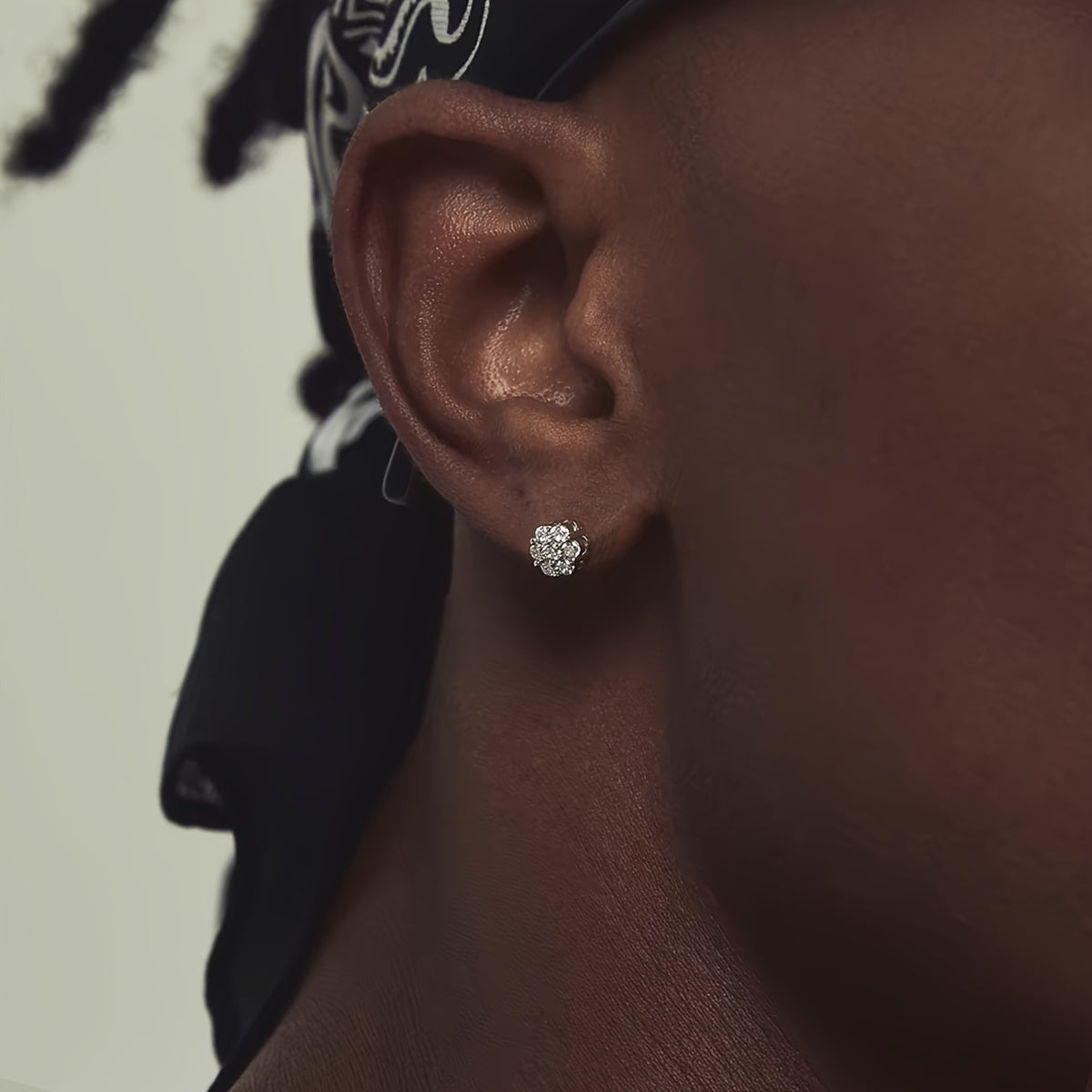 Elegant 1076 Flower Stud Earrings, 18K Golden Plated, Synthetic Cubic Zirconia, Copper, Perfect for Daily Wear and Gift Giving, Suitable for Mother's Day, All Seasons