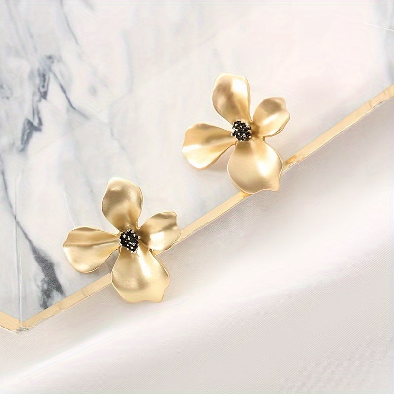 1 Pair of Exquisite Three Dimensional Four Petals Flower Stud Earrings - Fashion Bohemian Chic Design, Durable Zinc Alloy Construction, Luxurious 14K Gold Plating - Elegant Style for Special Occasions