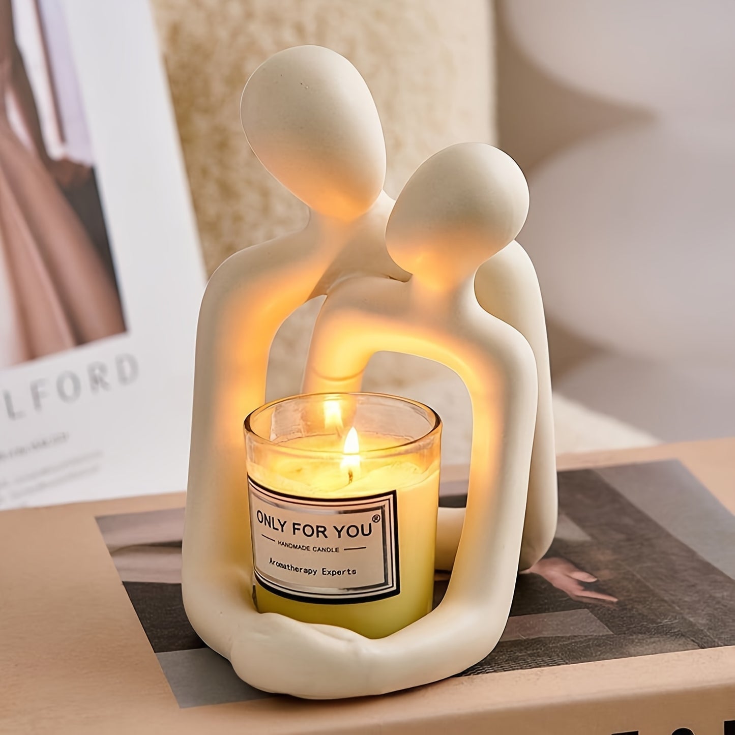 1pc Heartwarming Loving Couple Resin Statue - A Timeless Modern Home Decor Accent for Bookshelves, Office Desks, and Nightstands - Perfect Anniversary, Valentines Day, or Mothers Day Gift Idea