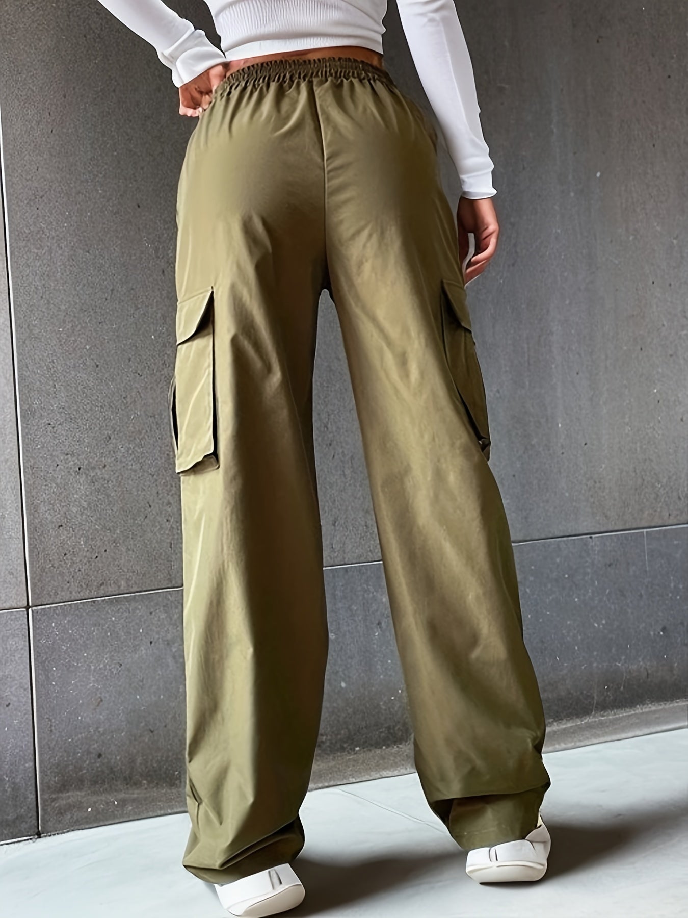 Durable & Stylish Wide-Leg Women's Cargo Pants - Ample Pockets, All-Season Wear, Easy Care